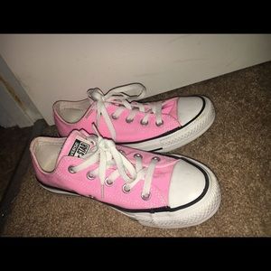 pink low top converse